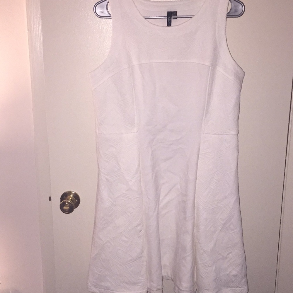 Lab works textured white dress never worn